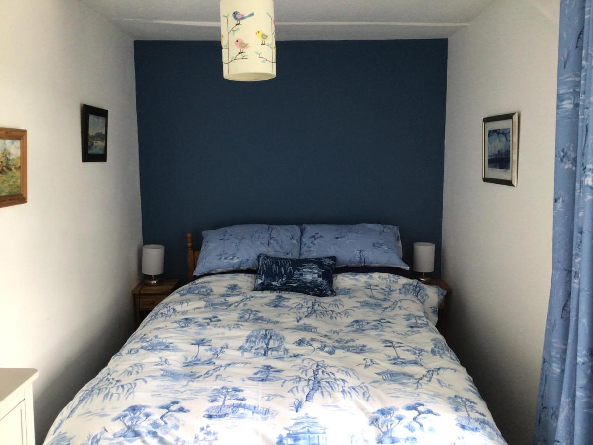 Victoria Cottage: Bedroom with comfortable double bed, great view, wardrobe hanging space and chest of drawers.